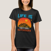 Life Is Better Outdoors retro Tシャツ (正面)