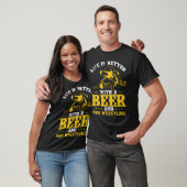 Life Is Better With A Beer And Pro Tシャツ (ユニセックス)