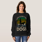 Life Is Better With Dogs Women’s Retro Sunset Swea スウェットシャツ (正面フル)