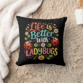 Life Is Better with Ladybugs クッション (ブランケット)