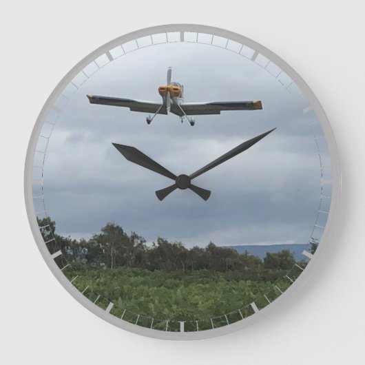 Light Aircraft Coming in to Land. Large Clock ラージ壁時計 (正面)