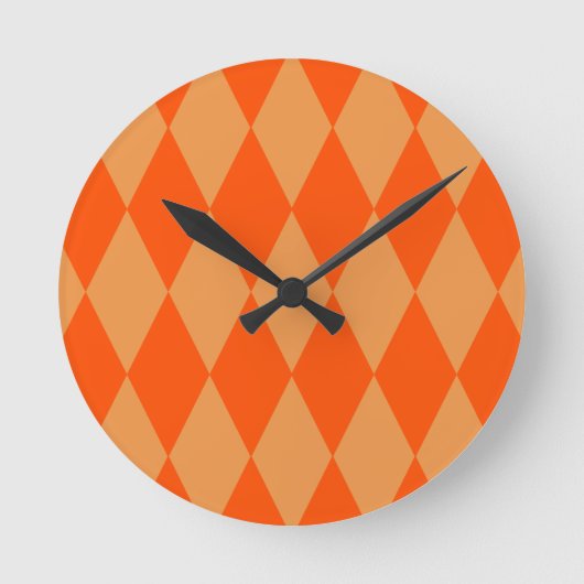 Light and Dark Orange Harlequin Diamonds Checkers  ラウンド壁時計 (正面)