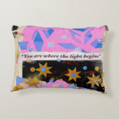 Light Begins – Pink Gold Pillow アクセントクッション (裏面)