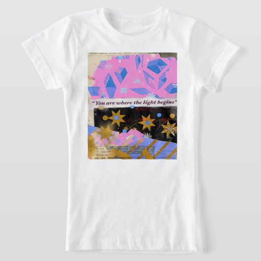 Light Begins Within – ピンクジェムスターTシャツ Tシャツ (レイダウン)