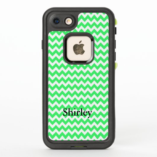 Light Green Chevron上の名前 LifeProof iPhoneケース (裏面)