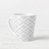 Light grey and white diamond pattern カフェラテマグ (左アングル)