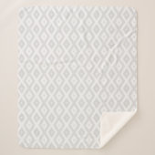 Light grey and white diamond pattern シェルパブランケット (正面)