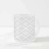 Light grey and white diamond pattern フロストグラスマグカップ (正面右)