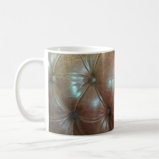 Light on brown leather sofa surface, textureabstra コーヒーマグカップ (左)