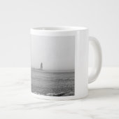 Lighthouse in the Distance ジャンボコーヒーマグカップ (正面右)