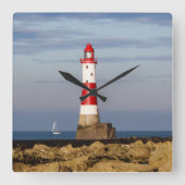 Lighthouses | Beachy Head Lighthouse England スクエア壁時計 (正面)