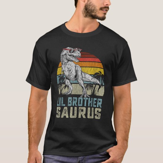 Lil Brothersaurus Tレックス恐竜Lil Brother Sauru Tシャツ (正面)
