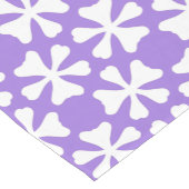 Lilac and White Modern Geometric Floral Pattern ショートテーブルランナー (コーナー)