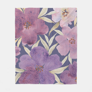 Lilacs on watercolor violet background フリースブランケット