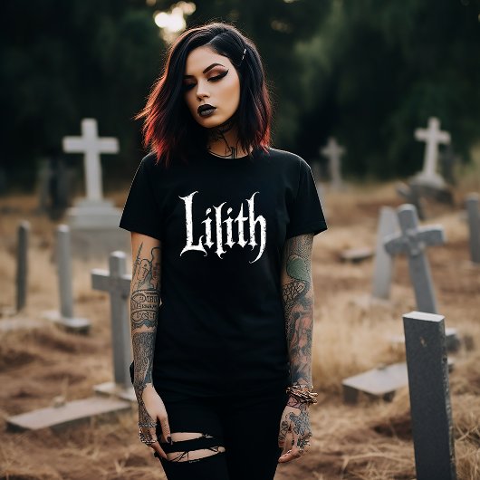 Lilith She-Demon Tシャツ