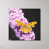 Lillic Flower with a butterfly on it キャンバスプリント (正面)