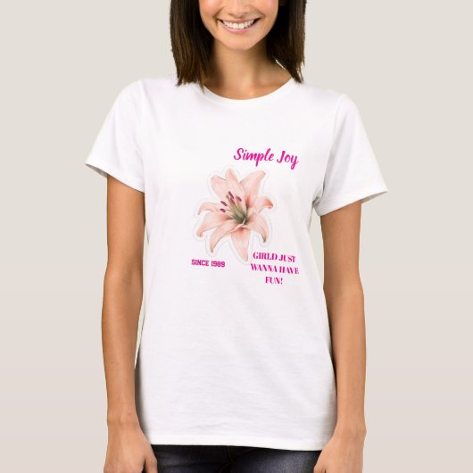 Lily Flower T-Shirt – Aesthetic Floral Design Tシャツ (正面)
