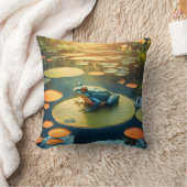 Lily Pad King – Frog Wildlife Art Throw Pillow クッション (ブランケット)