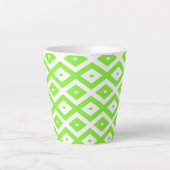 Lime green and white diamond pattern カフェラテマグ (正面)