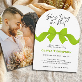 Lime Green Bow She's Tying the Knot Bridal Shower 招待状