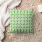 Lime Moroccan Lattice - Quatrefoil Gears Pattern クッション (ブランケット)