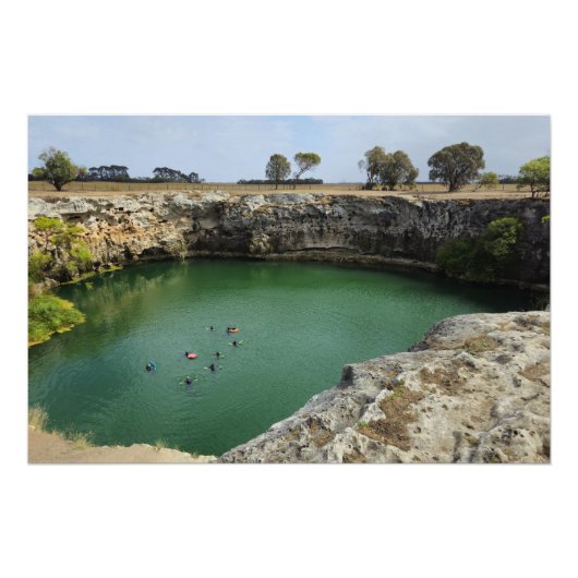 Limestone Cliffs and Emerald Waters  ポスター (正面)