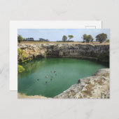 Limestone Cliffs and Emerald Waters  ポストカード (正面/裏面)