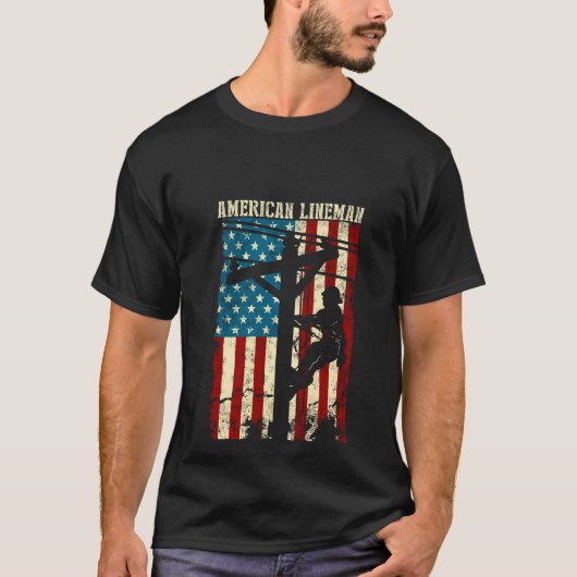 Lineman American flag Electric Cable gift Patrioti Tシャツ (正面)