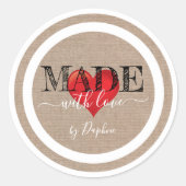 Linenテクスチャ上のラブスクリプト赤いハートで作られる ラウンドシール (正面)