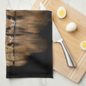 Lion Pride Drinks at the Water Hole at Night キッチンタオル (四つ折り)