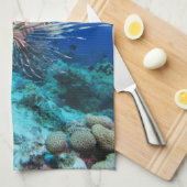 LionfishまたはPterois Miles、海リーフフィッシュ キッチンタオル (四つ折り)