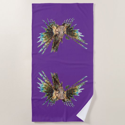 Lionfish -抽象デザイン – 写真の切り取り | ビーチタオル (正面)