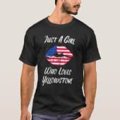 Lips Mouth Love American Flag Yellowstone Tシャツ (正面)