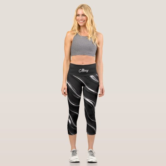 Liquid Chrome Motion Pattern | 未来の女性向け カプリレギンス (正面)