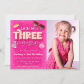 Little 恋しく思 Threenager – 女の子の誕生日 招待状 (正面)