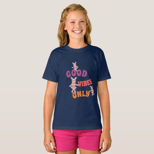 Little Athletes is a cheerful collection of t-shir Tシャツ (正面フル)