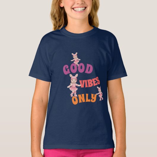 Little Athletes is a cheerful collection of t-shir Tシャツ (正面)