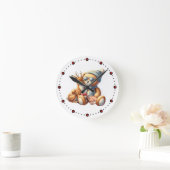 Little bear with fawn in arms winter Christmas ラウンド壁時計 (ホーム)