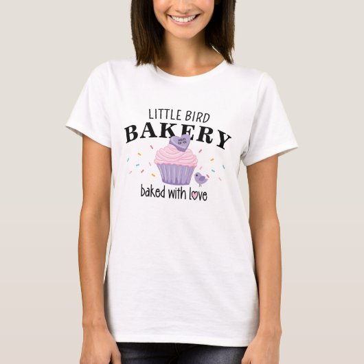 Little Bird Bakery Cute Cupcake Tシャツ (正面)