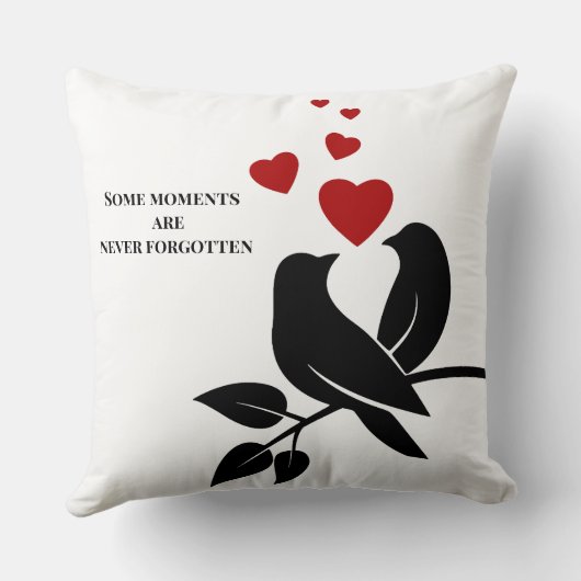 little birds with hearts クッション (裏面)