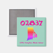 Little Compton, RI Zip Code - 02837 Pride Rainbow マグネット (正面/裏面)