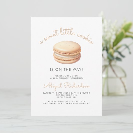 Little Cookie Macaron QR Code Neutral Baby Shower 招待状 (スタンド正面)