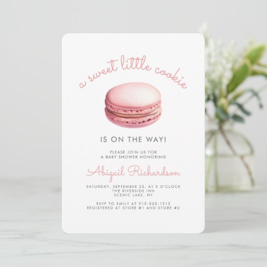 Little Cookie Macaron QR Code Pink Baby Shower 招待状 (スタンド正面)