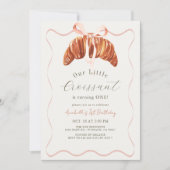 Little Croissant Pink Bow Ribbon Girl 1st Birthday 招待状 (正面)