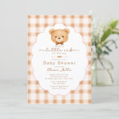 Little Cub Neutral Gingham Baby Shower 招待状 (スタンド正面)