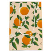 Little Cutie On The Way Orange Baby Shower ミディアムペーパーバッグ (裏面)