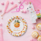 Little Cutie Orange Fruit with Daisies Baby Shower ペーパープレート (パーティー)