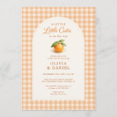 Little Cutie Orange Gingham All in One Baby Shower 招待状 (正面)