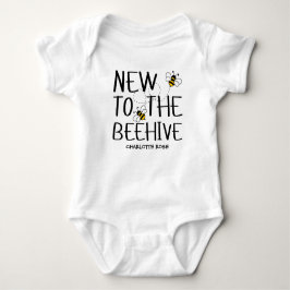 Little Honey Bee On The Way Yellow Baby Shower ベビーボディスーツ