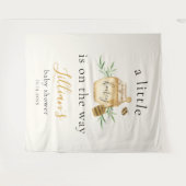 Little Honey On The Way Bee Baby Shower Backdrop タペストリー (正面(横))